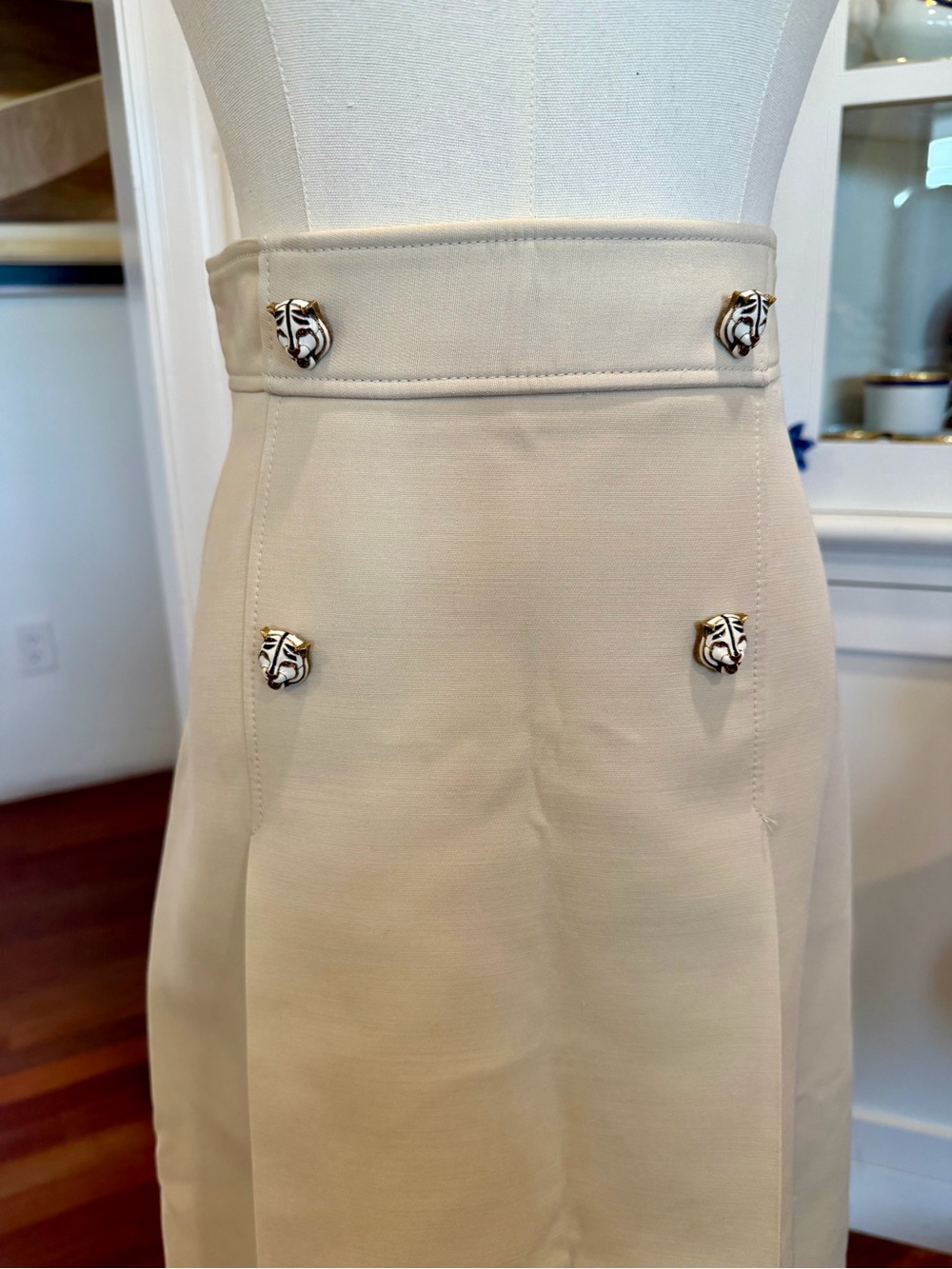 Gucci Beige Midi Skirt with Tiger Buttons - Picture 4 of 9